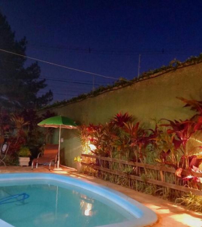 Casa Sobrado com piscina Santa Felicidade 6 pessoa